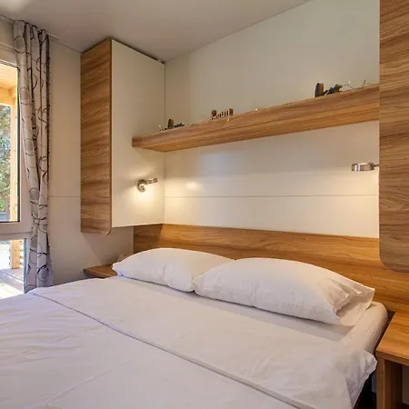Kompleks wypoczynkowy Mobile Homes Lopari