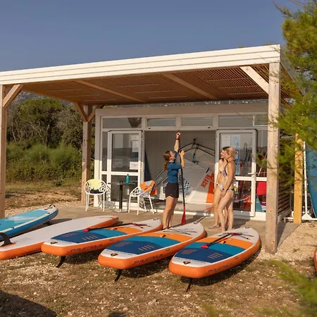 Kompleks wypoczynkowy Mobile Homes Lopari