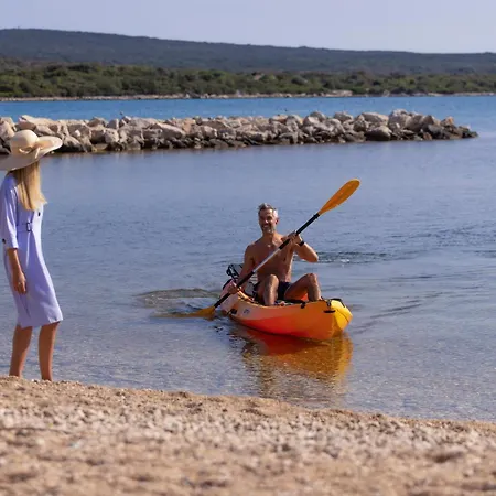 Mobile Homes Lopari Tatil parkı Nerezine