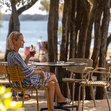 Mobile Homes Lopari Tatil parkı