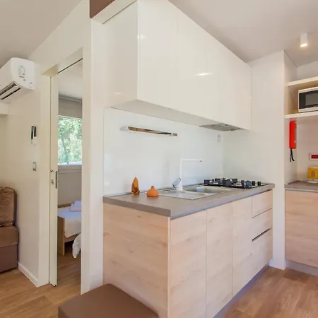 Kompleks wypoczynkowy Mobile Homes Lopari
