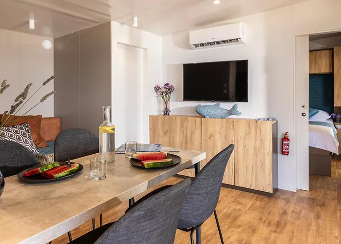 Mobile Homes Lopari Tatil parkı Nerezine