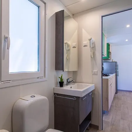 Mobile Homes Lopari 4* 네레자인