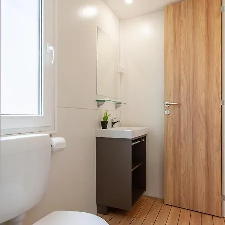 Mobile Homes Lopari 4* 네레자인