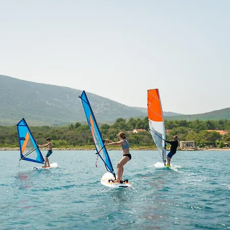 Mobile Homes Lopari 4* נזרין