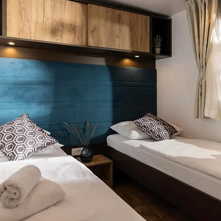 Mobile Homes Lopari 4*