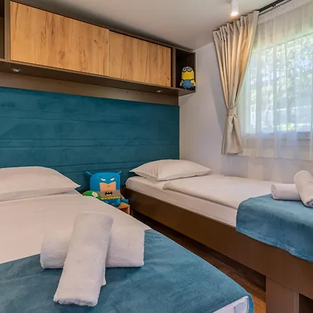 Aldeamento Turístico Mobile Homes Lopari 4*