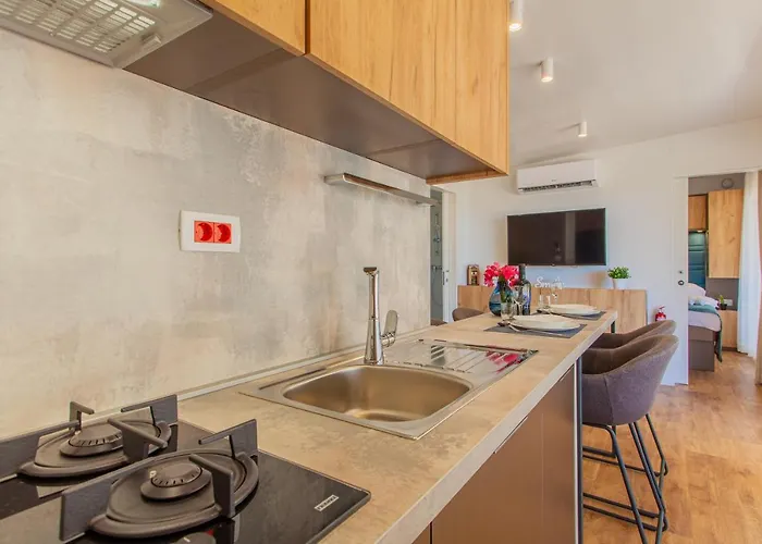 Mobile Homes Lopari Semesterpark Nerezine