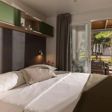 Holiday park Mobile Homes Lopari Nerezine