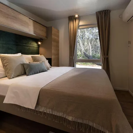 Mobile Homes Lopari 4*